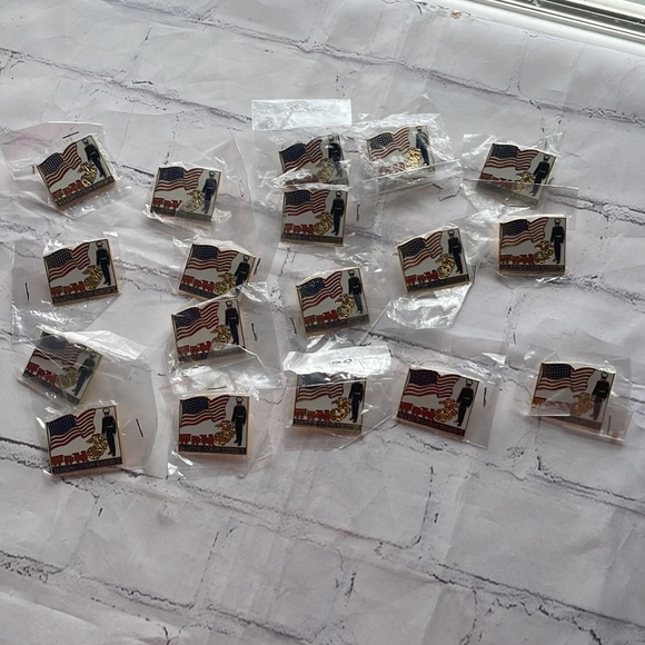 Toys for tots, Marine Corps Reserve pins set of 18 - Picture 2 of 3